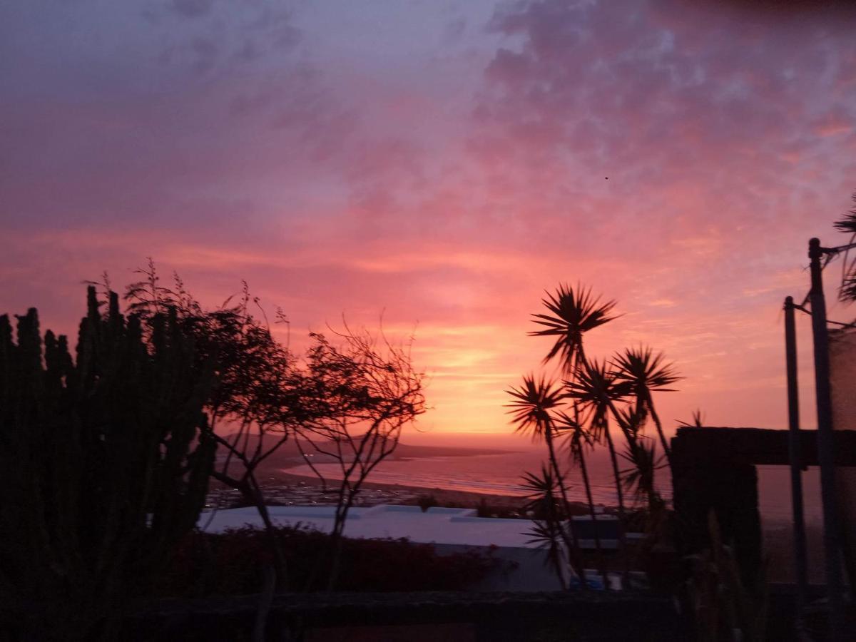 Beautiful Small Bungalow, Amazing Views And Garden Famara Exterior foto