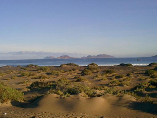 Beautiful Small Bungalow, Amazing Views And Garden Famara Exterior foto