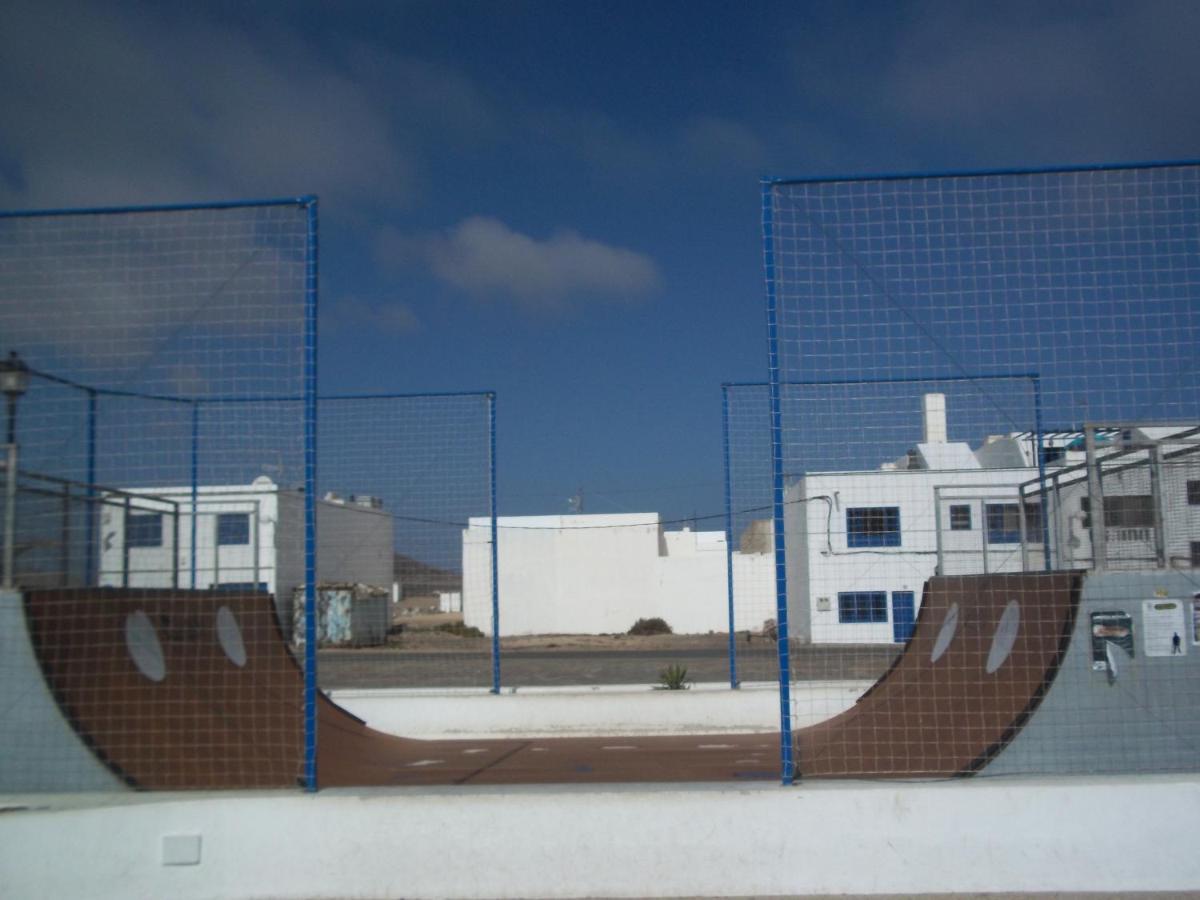 Beautiful Small Bungalow, Amazing Views And Garden Famara Exterior foto