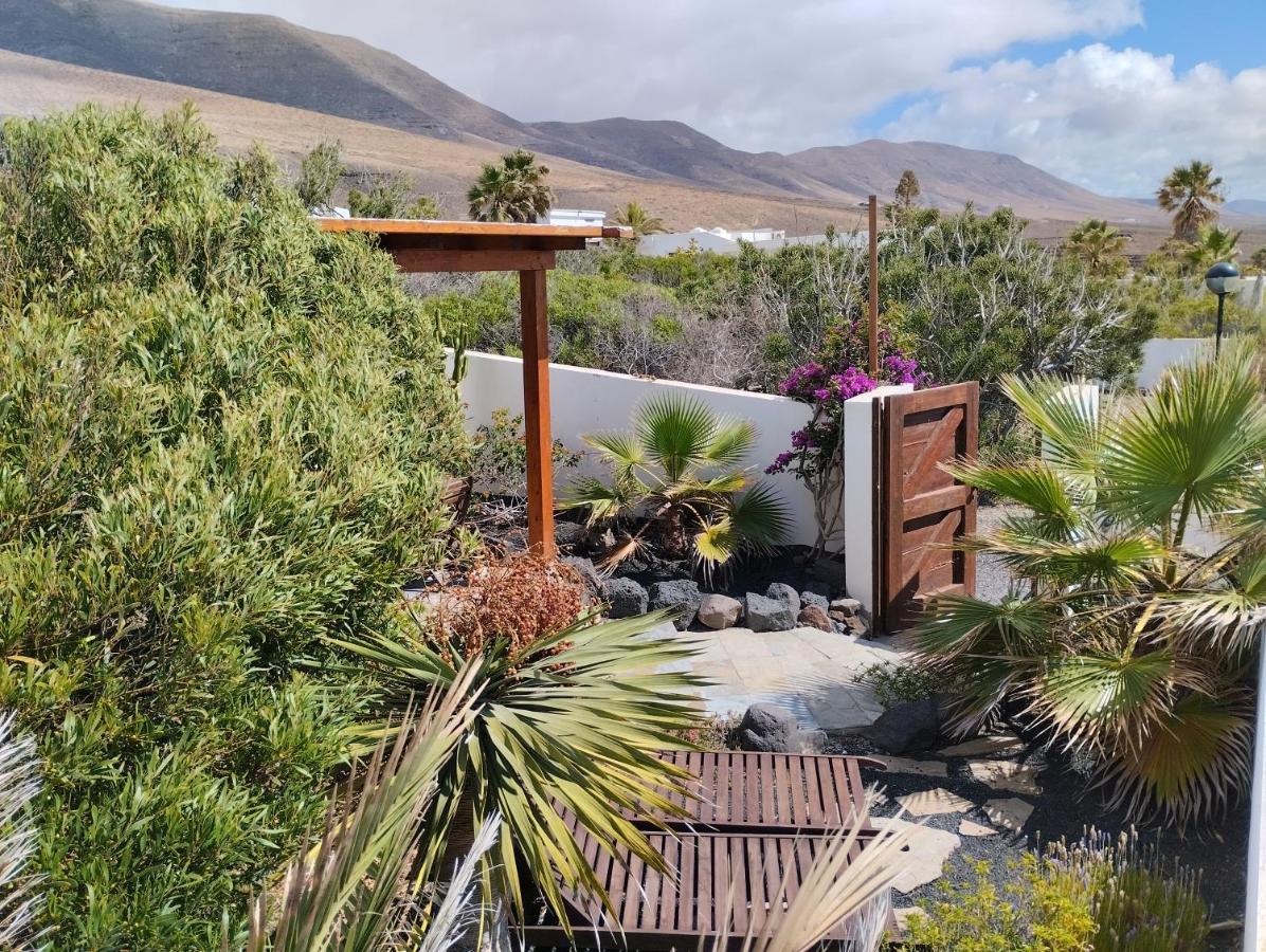 Beautiful Small Bungalow, Amazing Views And Garden Famara Exterior foto