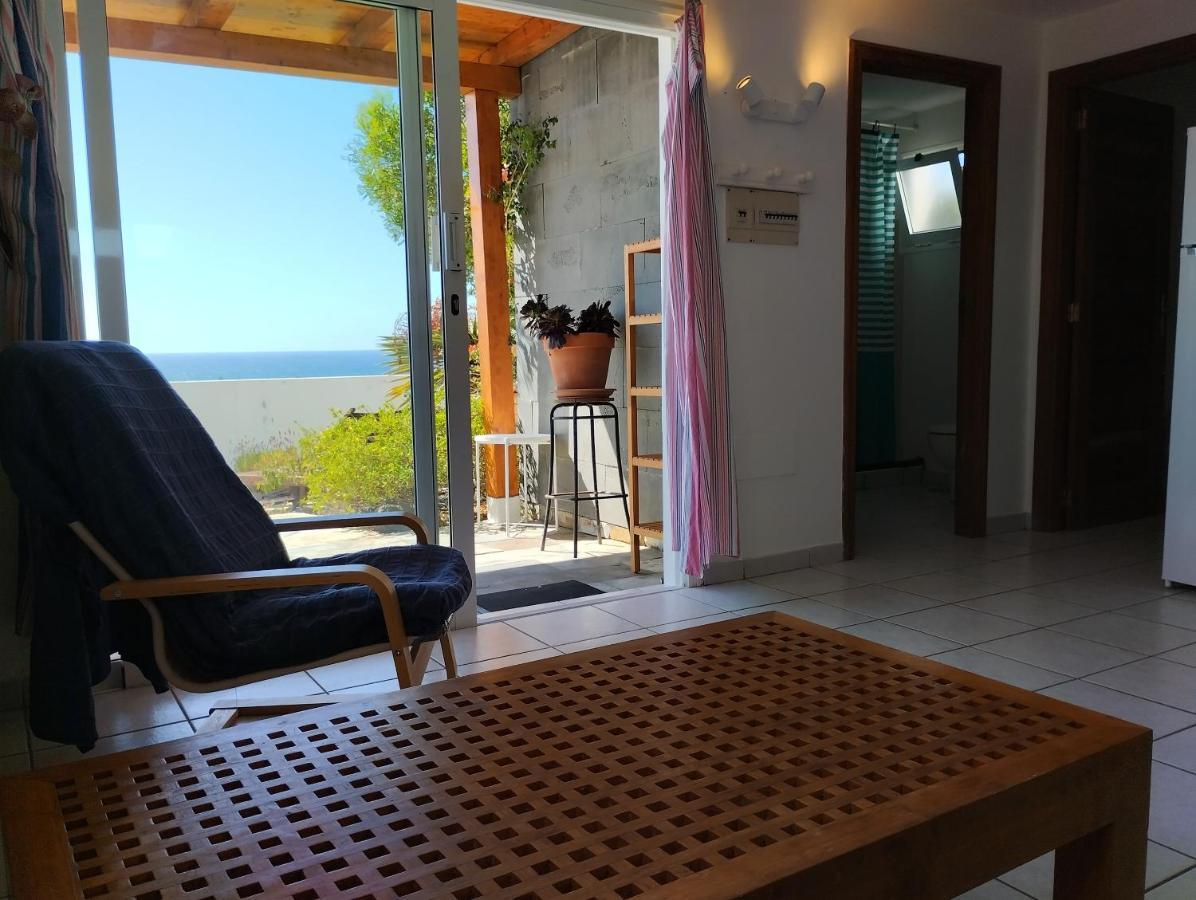 Beautiful Small Bungalow, Amazing Views And Garden Famara Exterior foto